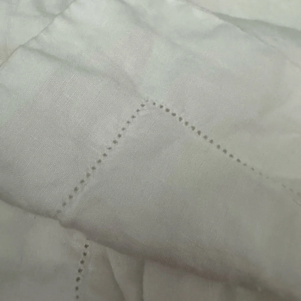 Pair of Pottery Barn Linen Euro Pillow Sham 26 X 26 - Picture 4 of 6